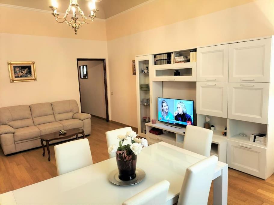 Ghibellina Elegant With 4 Bedrooms Apartamento *