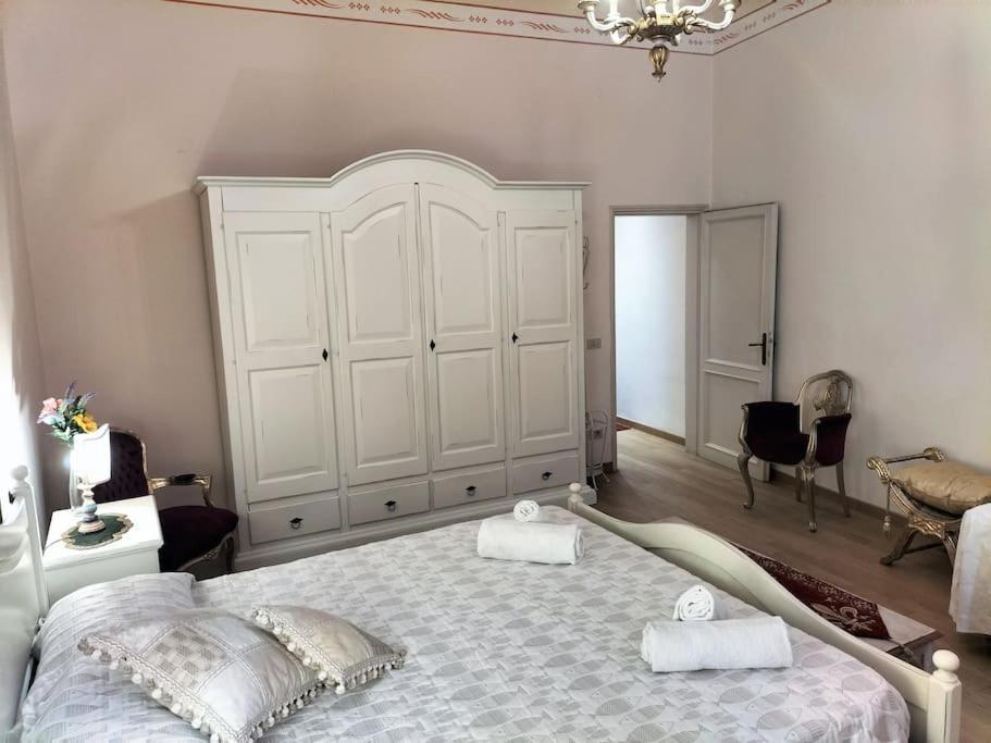 Ghibellina Elegant With 4 Bedrooms Apartamento *