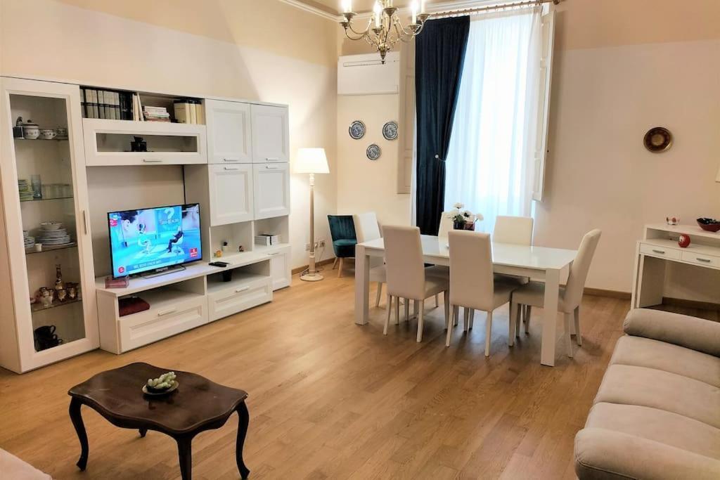 Ghibellina Elegant With 4 Bedrooms Apartamento