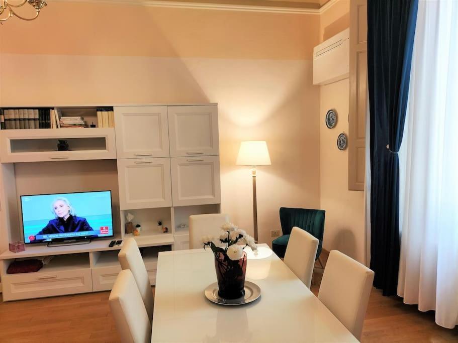 Ghibellina Elegant With 4 Bedrooms Florencia