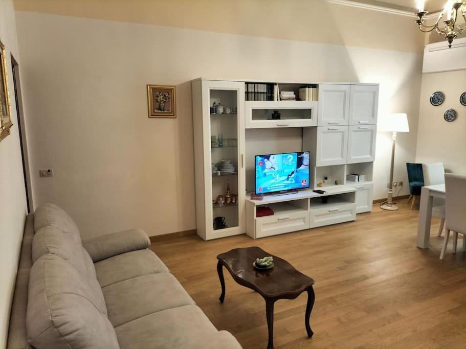 Ghibellina Elegant With 4 Bedrooms Florencia